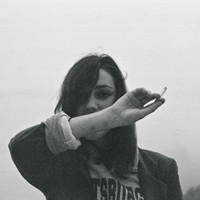 精选超拽霸气女生抽烟微信头像