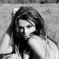 最新好看的女生黑白头像不带字图片