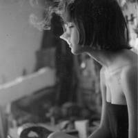 最新好看的女生黑白头像不带字图片