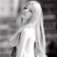 最新好看的女生黑白头像不带字图片