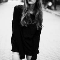 最新好看的女生黑白头像不带字图片