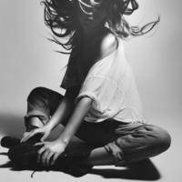 最新好看的女生黑白头像不带字图片