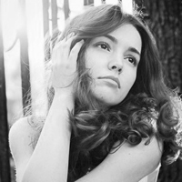 九月最新女生黑白头像不带字图片