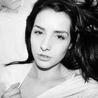 九月最新女生黑白头像不带字图片