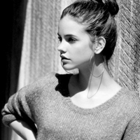 九月最新女生黑白头像不带字图片