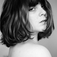 九月最新女生黑白头像不带字图片