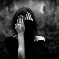 九月最新女生黑白头像不带字图片