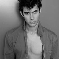 欧美范高冷男生黑白个性头像图片