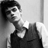 欧美范高冷男生黑白个性头像图片