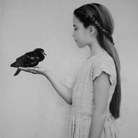 九月最新另类颓废美女黑白头像图片