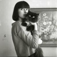 九月最新另类颓废美女黑白头像图片