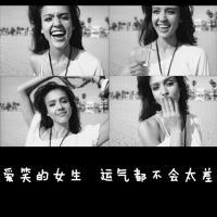 九月最新另类颓废美女黑白头像图片