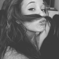 九月最新另类颓废美女黑白头像图片