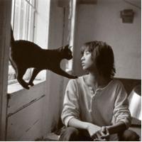 九月最新另类颓废美女黑白头像图片