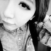 九月最新另类颓废美女黑白头像图片