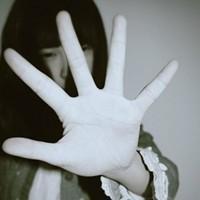 精选最热qq女生黑白头像图片