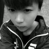 精选成熟帅气男生黑白头像图片