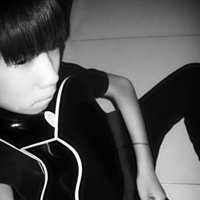 精选成熟帅气男生黑白头像图片