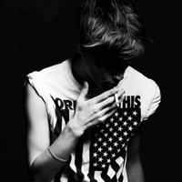 精选成熟帅气男生黑白头像图片