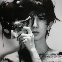 精选成熟帅气男生黑白头像图片