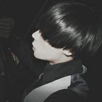 精选成熟帅气男生黑白头像图片