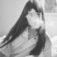 灰色系列女生颓废头像 心被上了锁