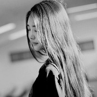 或许我是一个自暴自弃的人黑白头像