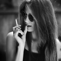 最新欧美女生霸气黑白头像图片