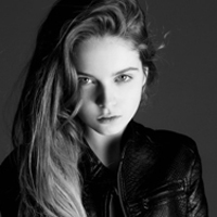 最新欧美女生霸气黑白头像图片