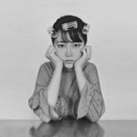 撕心裂肺般伤感 带字黑白女生头像