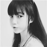 撕心裂肺般伤感 带字黑白女生头像