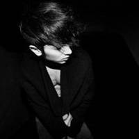 黑白简约风格成熟男人头像