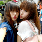 一左一右的可爱女生闺蜜头像