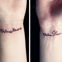 时尚简约的情侣手部纹身头像