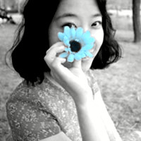 人见人爱的美女黑白头像图片