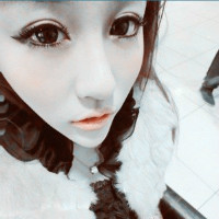 人见人爱的美女黑白头像图片