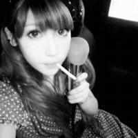 人见人爱的美女黑白头像图片