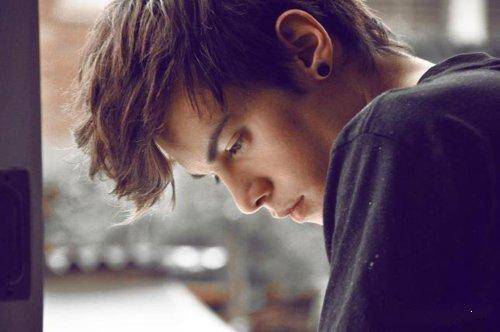 欧美风男生时尚个性图片