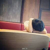 好看的个性情侣头像一左一右两张