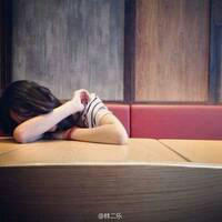 好看的个性情侣头像一左一右两张