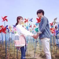 好看的个性情侣头像一左一右两张