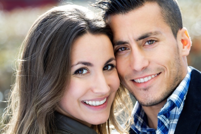 欧美风幸福甜蜜情侣图片