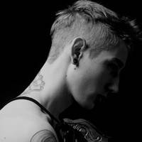 超拽霸气冷酷男生黑白个性头像