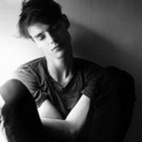 欧美男生霸气成熟范黑白头像