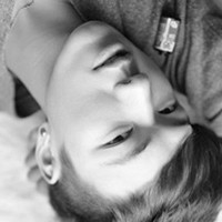 欧美男生霸气成熟范黑白头像