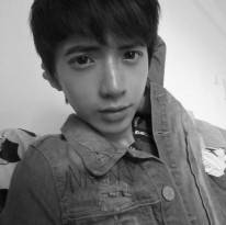 欧美男生霸气成熟范黑白头像