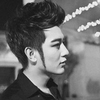 欧美男生霸气成熟范黑白头像