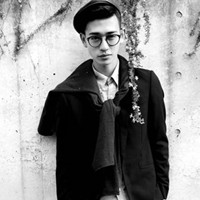 欧美男生霸气成熟范黑白头像