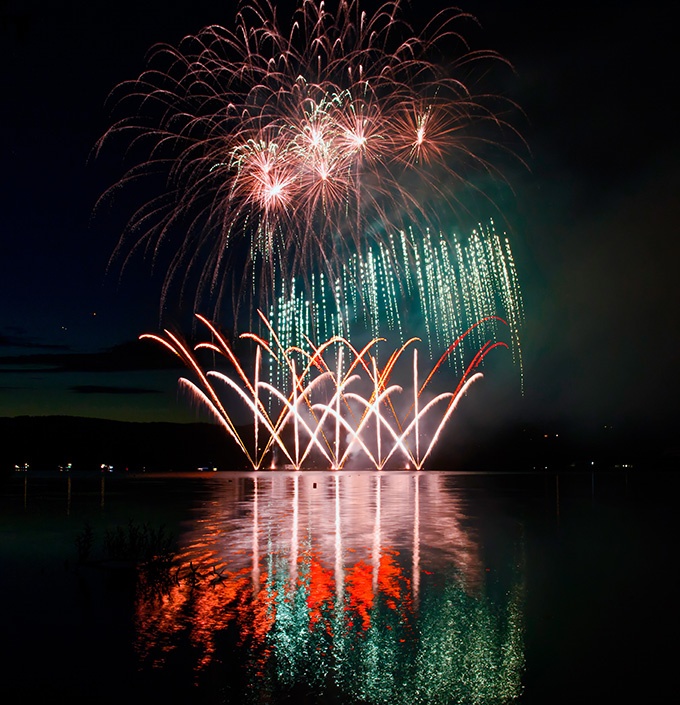 中国春节唯美烟花图片素材