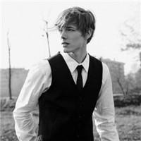 超帅气的男生黑白个性qq头像